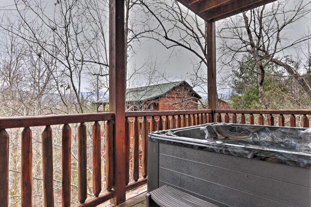 Cabin With Pool Access About 3 Mi To Downtown Gatlinburg Exterior photo