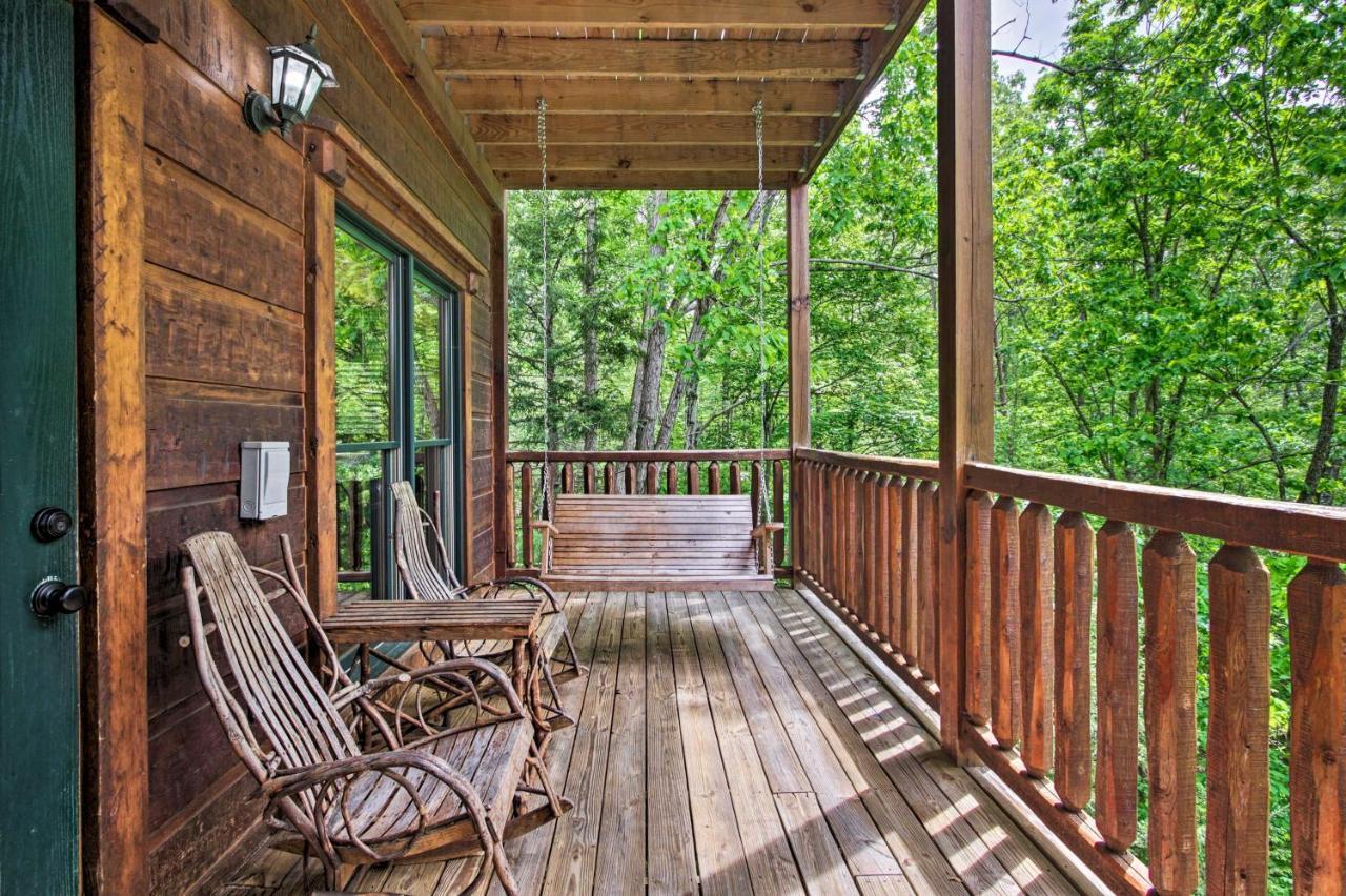Cabin With Pool Access About 3 Mi To Downtown Gatlinburg Exterior photo